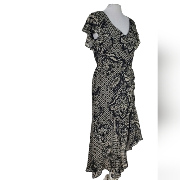 Taylor Black Floral print Ruched Ruffled Dress Black V-Neck size 6 - Picture 11 of 12